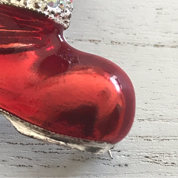 Vintage Cat In Stocking Christmas Holiday Brooch With Clear Rhinestones - Picture 5 of 12